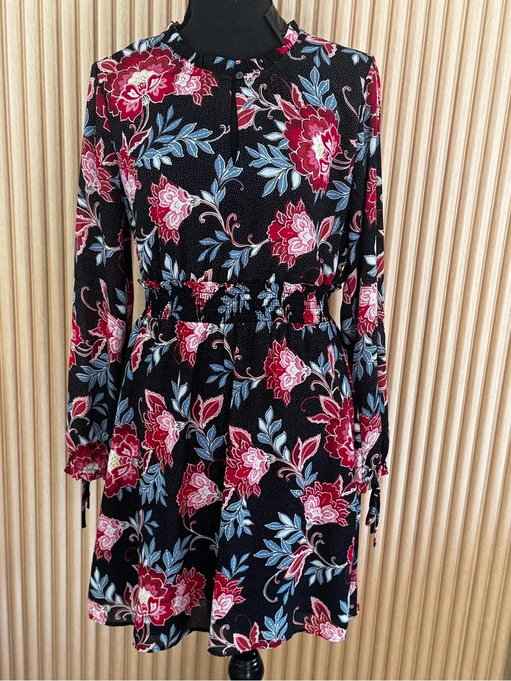 LOFT Long-Sleeve Floral Fit-and-Flare Dress with Red & Pink Blooms Size 4_4
